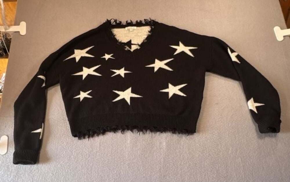 Cloud Chaser Black and White Star V-Neck Distressed Sweater Size M